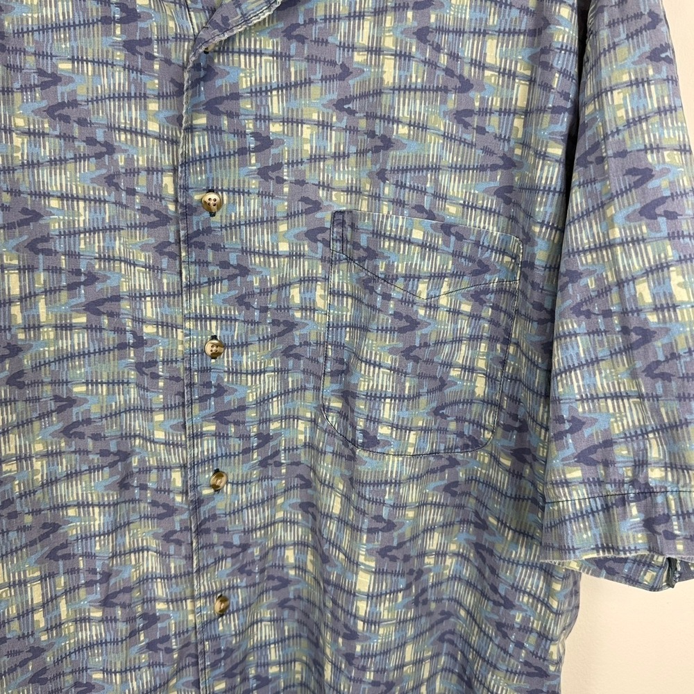 ✨3 for $20 VTG Van Heusen XL Blue Geometric Abstract Print Short Sleeve Button - Picture 5 of 10